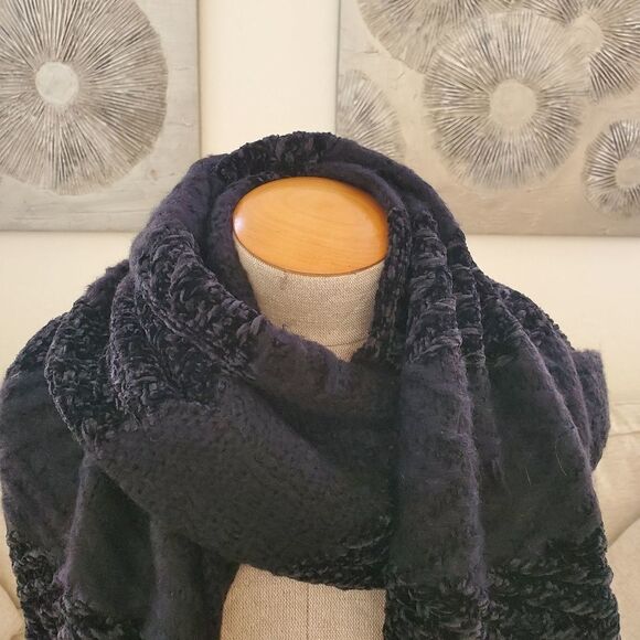 Rebecca Minkoff Block Yarn Muffler Scarf - Picture 6 of 12